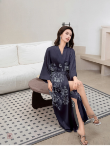 Kimono femme à motifs floraux, parfait pour les occasions décontractées