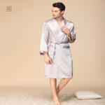 Peignoir kimono pour homme en blanc classique
