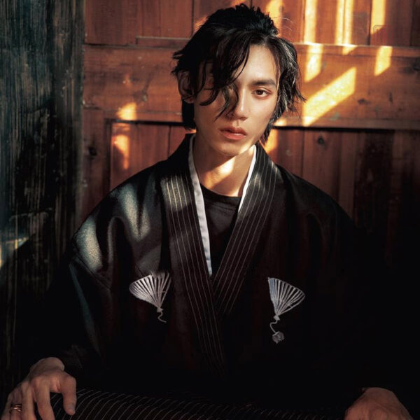 Kimono noir, coupe moderne pour homme