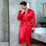 Peignoir léger et confortable pour homme en rouge