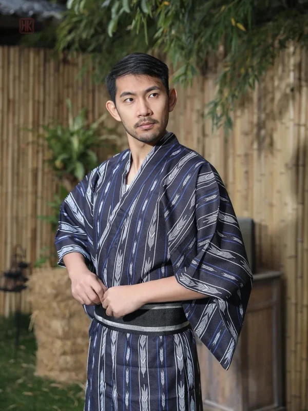 kimono-homme-traditionnel-japonais-1 Kimono homme traditionnel japonais en tissu léger