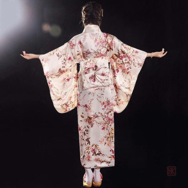 Kimono femme style japonais traditionnel