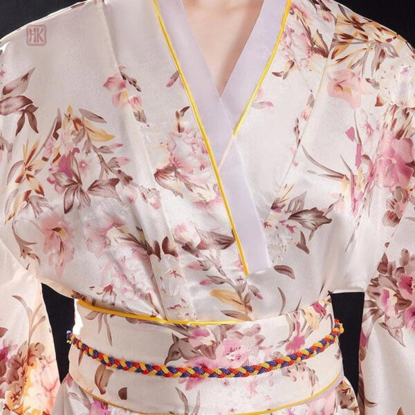 Kimono blanc avec motifs subtils pour femme