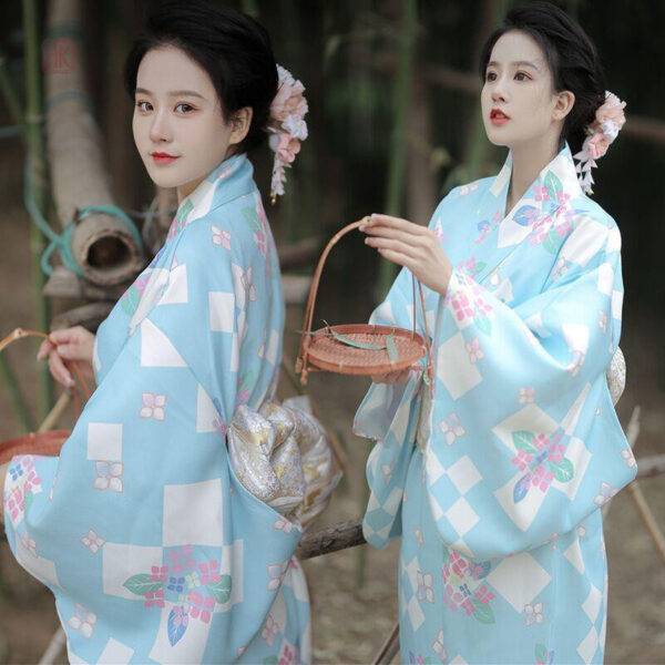 kimono-japonais-bleu-ciel-1 Kimono Japonais Bleu Ciel