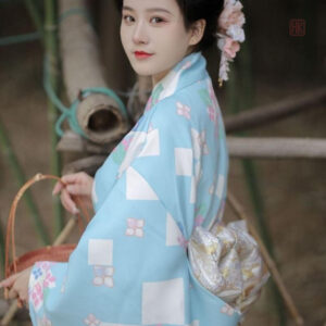 Vêtement traditionnel japonais en bleu