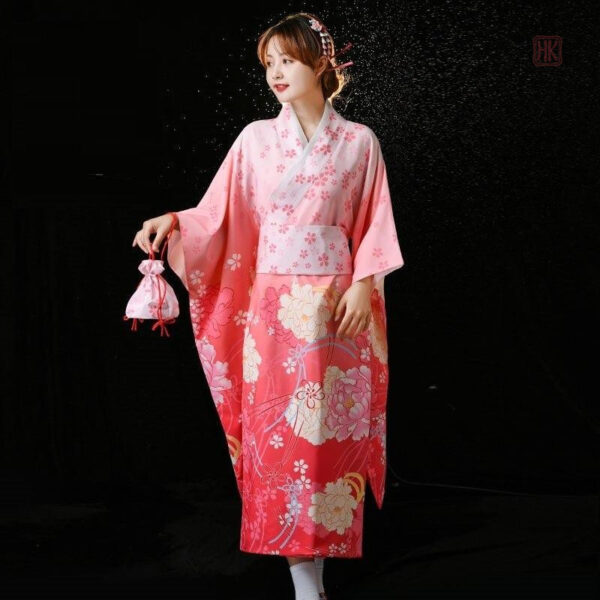 Kimono traditionnel japonais pour costume féminin