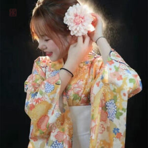 Vêtement traditionnel japonais doré