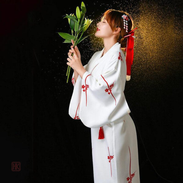 Vêtement traditionnel japonais blanc pour femmes