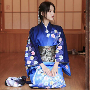Kimono japonais femme bleu élégant et traditionnel