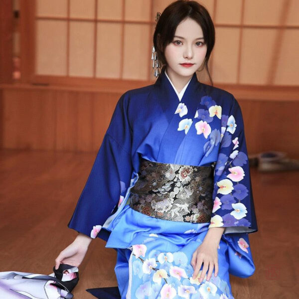 Kimono bleu pour femme, style japonais authentique