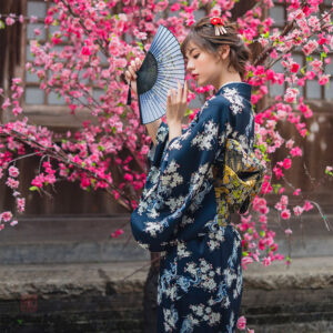 Kimono traditionnel japonais inspiré des geishas pour femmes