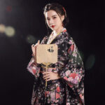 Kimono noir pour un style chic et décontracté