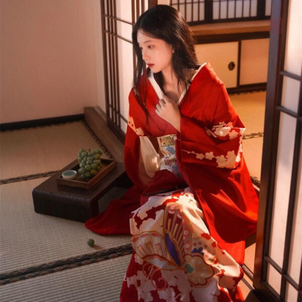 Robe kimono rouge pour femme, inspiration asiatique