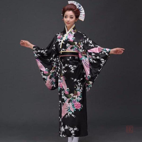 kimono-japonais-femme-traditionnel-noir-1 Kimono Japonais Femme Traditionnel Noir