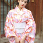 Kimono élégant avec design floral