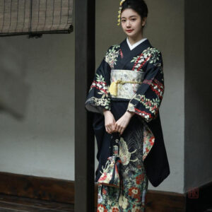 Kimono doux aux fleurs colorées pour un look chic