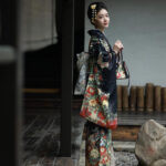 Robe kimono féminine avec design floral raffiné