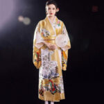 Kimono élégant en jaune vif, style traditionnel japonais