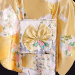 Tenue traditionnelle japonaise, kimono jaune lumineux