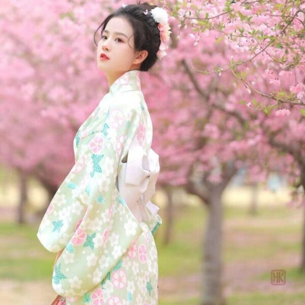 Robe kimono confortable pour la saison chaude
