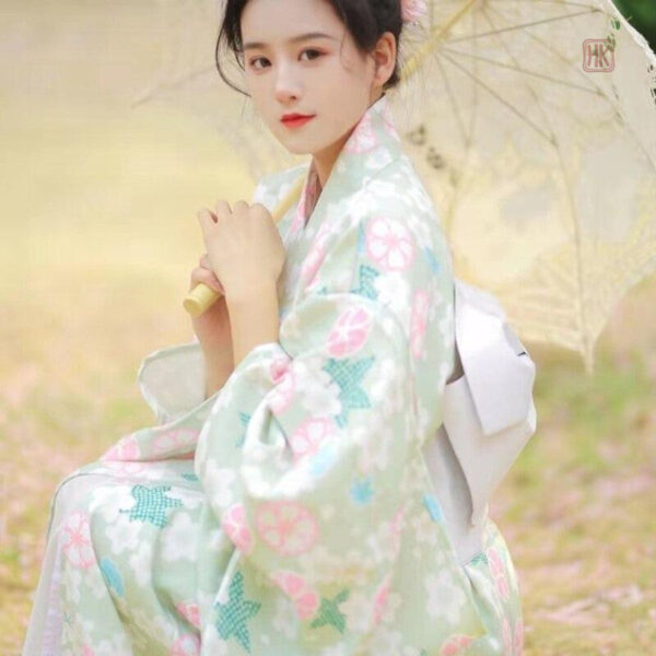 Kimono d'inspiration japonaise avec motifs doux
