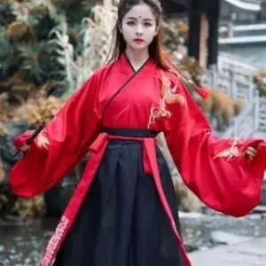Robe Kimono élégante avec motifs traditionnels rouges et noirs
