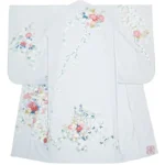 Kimono femme avec motifs traditionnels japonais