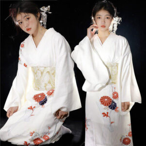 Kimono traditionnel blanc fleuri