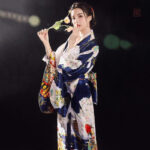 Kimono traditionnel japonais pour femme
