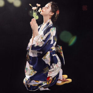 Kimono féminin avec motifs culturels