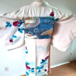 Kimono Japonais Élégant pour Femme en Soie