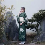 Kimono Japonais Vert à Fleurs
