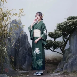 Kimono Japonais Vert à Fleurs