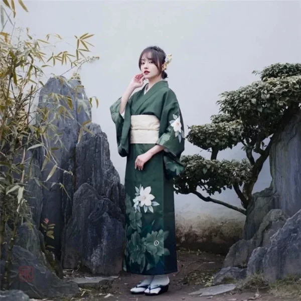 kimono-japonais-vert-a-fleurs-1 Kimono Japonais Vert à Fleurs