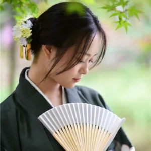Kimono Vert avec motif floral élégant