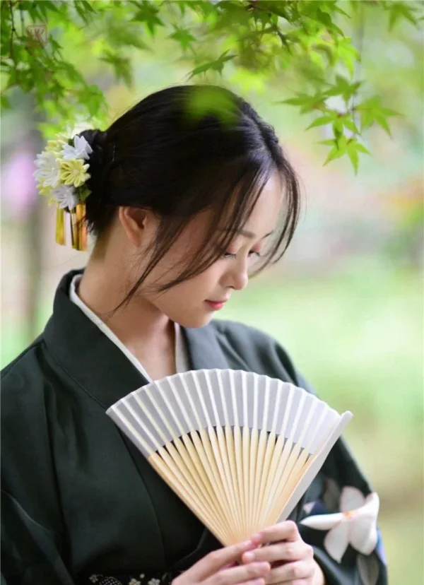 Kimono Vert avec motif floral élégant