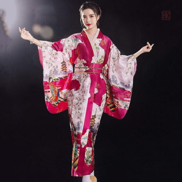 Vêtement féminin en kimono violet pour occasions spéciales