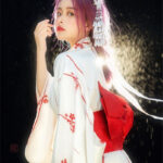 Kimono long blanc avec motif subtil et fluide
