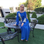 Vêtement féminin long adapté au hijab