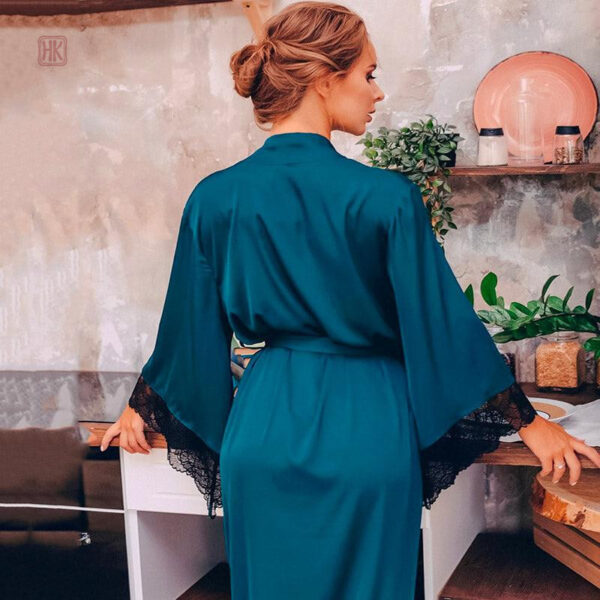 Kimono élégant pour femme, tissu satin, coupe longue