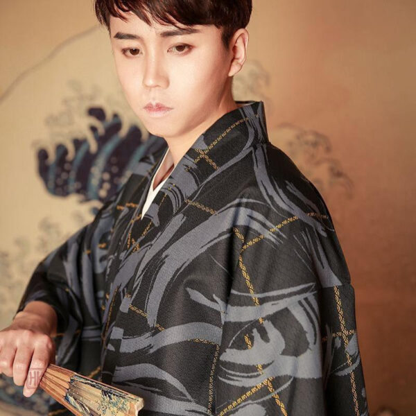 Mode masculine : kimono long noir inspiré du Japon