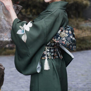 Kimono élégant à fleurs, style japonais
