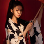 Kimono floral pour une touche chic et décontractée