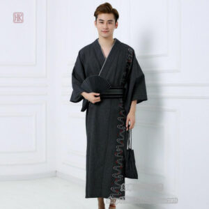 Kimono noir homme japonais élégant