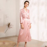 Kimono satin élégant pour nuisette