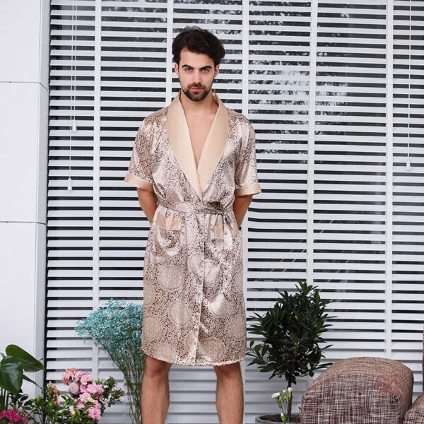 kimono-nuit-satin-beige-homme-1 Kimono satin beige pour homme, élégant et confortable