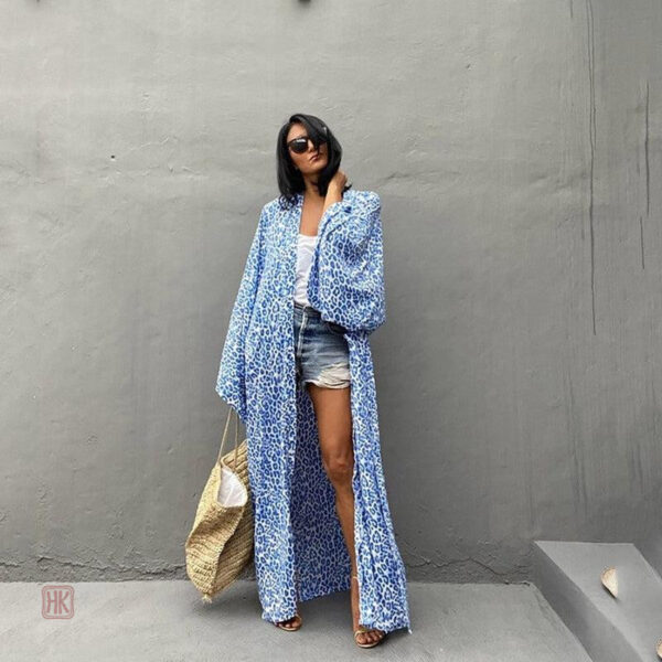 Kimono léger bleu idéal pour la plage