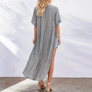 Kimono d'été gris rayé, parfait pour les sorties à la plage