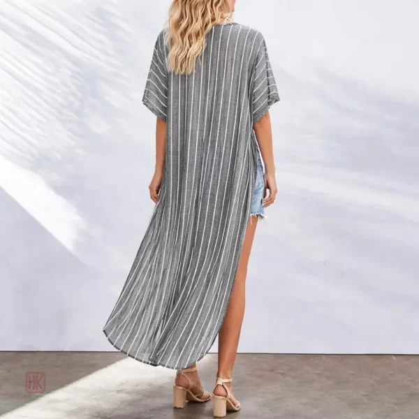 Kimono d'été gris rayé, parfait pour les sorties à la plage