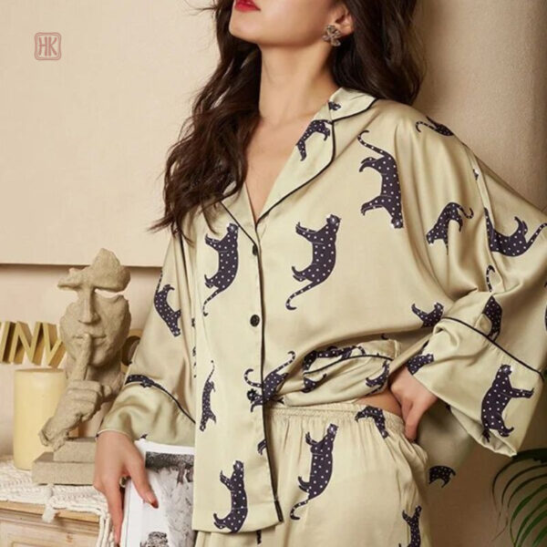 Kimono pyjama féminin, idéal pour se détendre avec style